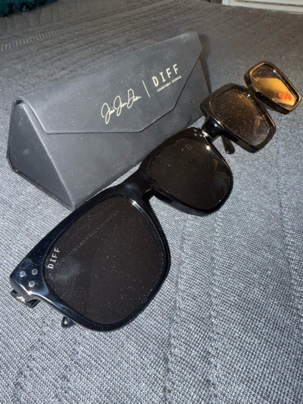 Diff Eyewear Black Sunglasses with Case